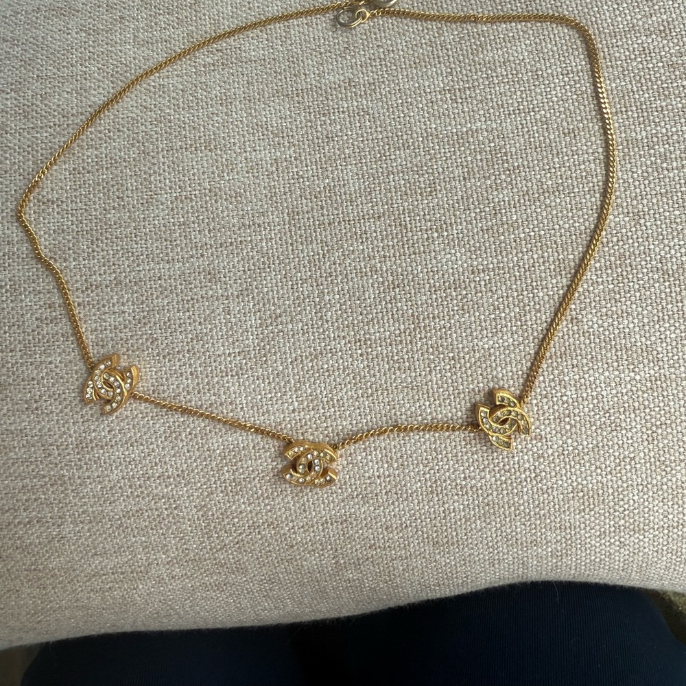 24k gold plated Chanel vintage necklace from the 80s, 16 in with coa.